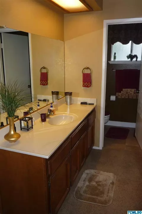 2338 E Tulare Ave, Visalia, CA 93292 photo 7