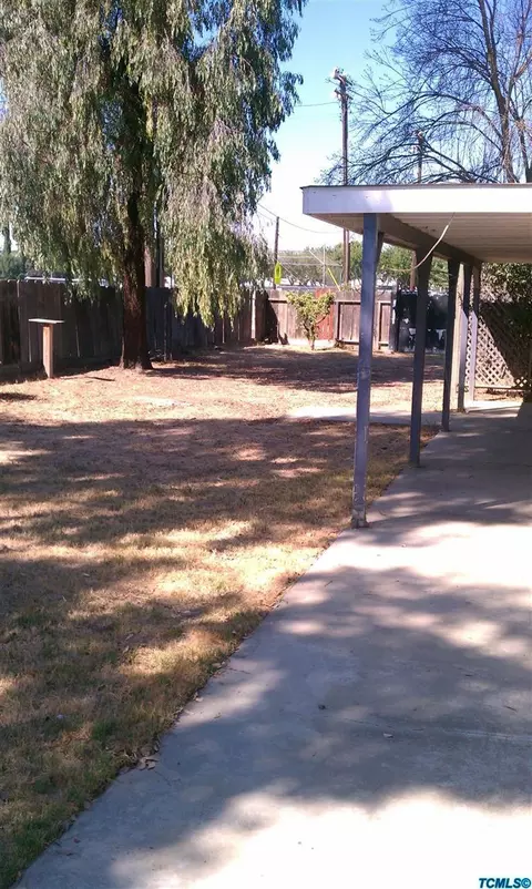 411 E Sunnyview Ct, Visalia, CA 93291 photo 3
