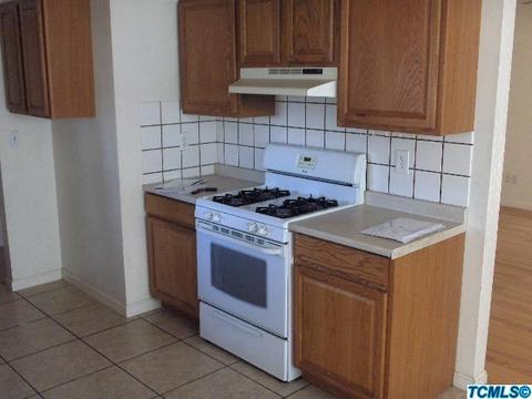 888 Banyan Dr, Lemoore, CA 93245 photo 4