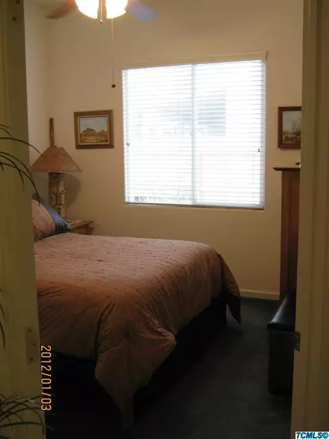 924 E Arlen Ave, Visalia, CA 93292 photo 21