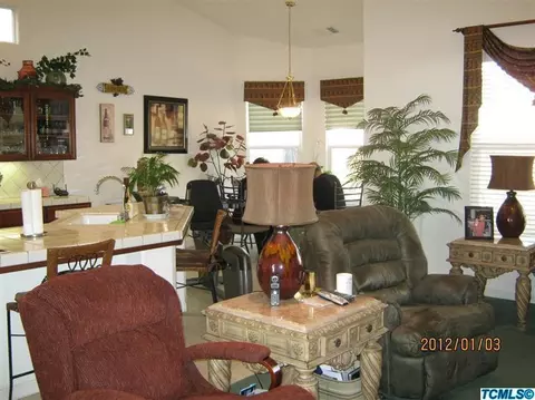 924 E Arlen Ave, Visalia, CA 93292 photo 12