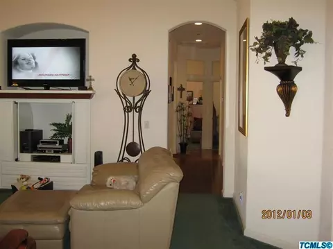 924 E Arlen Ave, Visalia, CA 93292 photo 13
