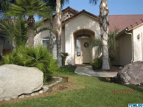 924 E Arlen Ave, Visalia, CA 93292 photo 2