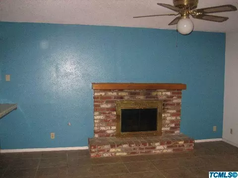 377 W Glendale Ave, Lemoore, CA 93245 photo 5