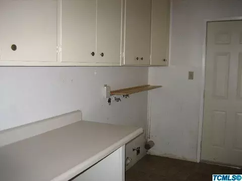 377 W Glendale Ave, Lemoore, CA 93245 photo 8