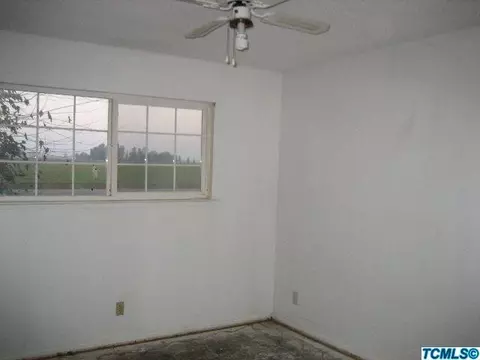 377 W Glendale Ave, Lemoore, CA 93245 photo 12