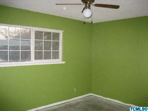 377 W Glendale Ave, Lemoore, CA 93245 photo 9