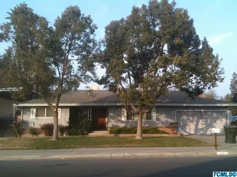 342 E Prosperity Ave, Tulare, CA 93274 photo 1