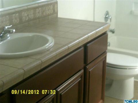 2425 S Elverta Ave SE, Visalia, CA 93292 photo 8