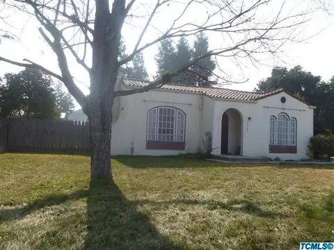 2329 E Goshen Ave, Visalia, CA 93292 photo 1