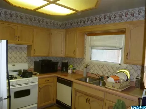 2329 E Goshen Ave, Visalia, CA 93292 photo 8