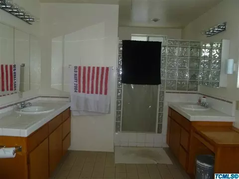 2329 E Goshen Ave, Visalia, CA 93292 photo 6