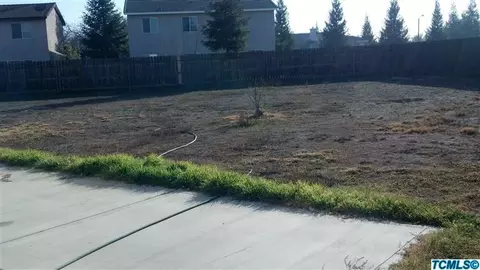 1723 E Copper Ct, Visalia, CA 93292 photo 4