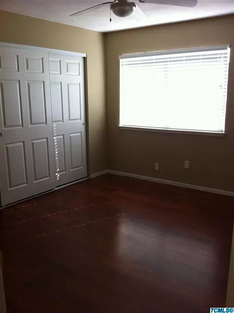 2740 E Vine Ave, Visalia, CA 93292 photo 4