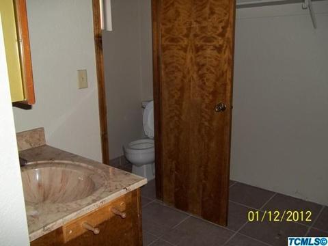 1015 E Oakridge Ave, Visalia, CA 93292 photo 6