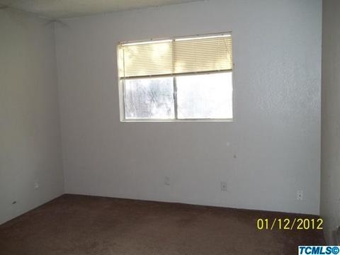 1015 E Oakridge Ave, Visalia, CA 93292 photo 7