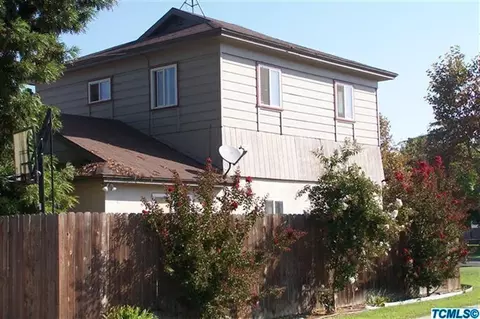205 N E St, Tulare, CA 93274 photo 2