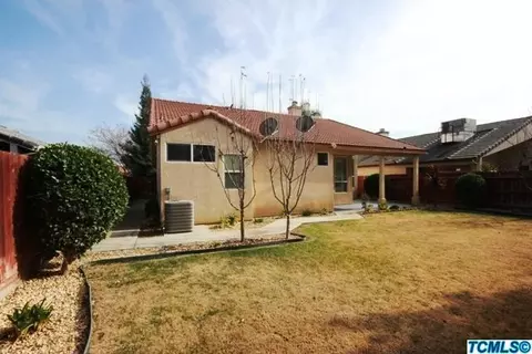 1627 N Sol Ct, Visalia, CA 93292 photo 8