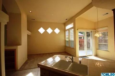 1627 N Sol Ct, Visalia, CA 93292 photo 14