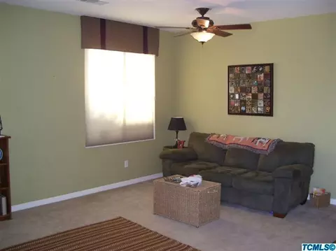 2445 N Anthony Ct, Visalia, CA 93291 photo 5