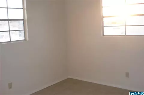 291 S Pine St, Pixley, CA 93256 photo 3