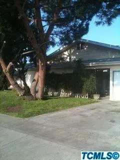 922 E Pleasant Ave, Tulare, CA 93274 photo 1