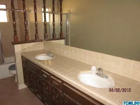 536 E Davis Dr, Dinuba, CA 93618 photo 13