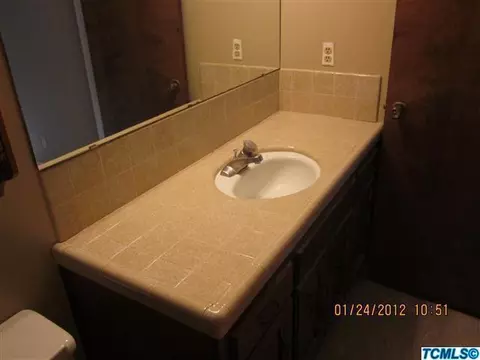 536 E Davis Dr, Dinuba, CA 93618 photo 11