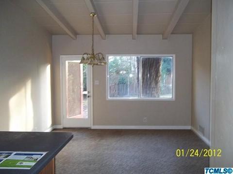 1007 W Iris Ave, Visalia, CA 93277 photo 7
