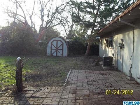 1007 W Iris Ave, Visalia, CA 93277 photo 14