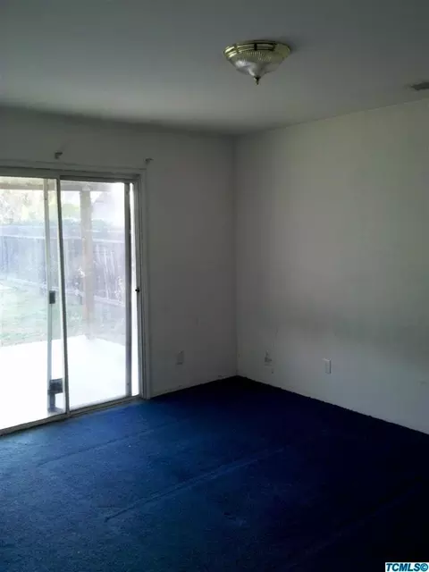 196 Exie Ln, Dinuba, CA 93618 photo 4