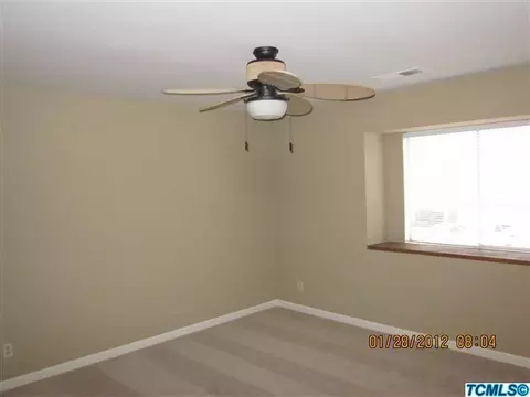 1025 E Ferguson Ave, Visalia, CA 93292 photo 7