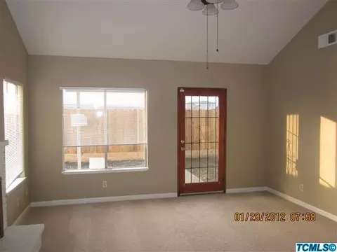 1025 E Ferguson Ave, Visalia, CA 93292 photo 3