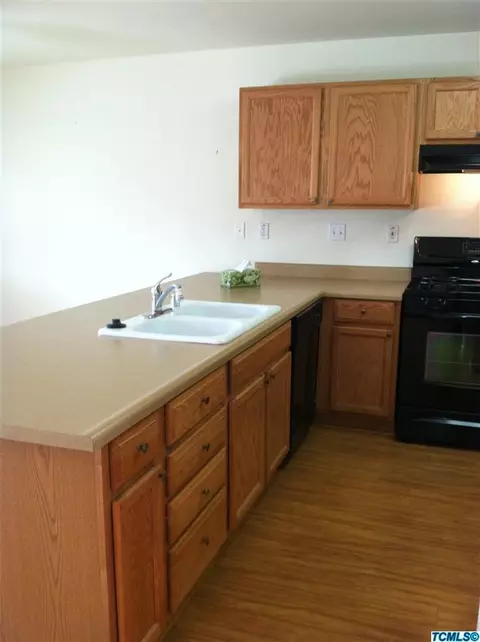 2533 E Chestnut Ave, Visalia, CA 93292 photo 8