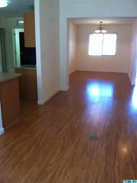 2533 E Chestnut Ave, Visalia, CA 93292 photo 10