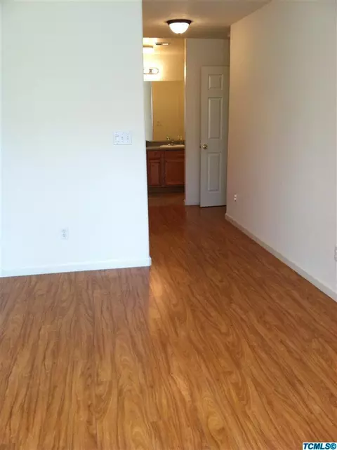 2533 E Chestnut Ave, Visalia, CA 93292 photo 16