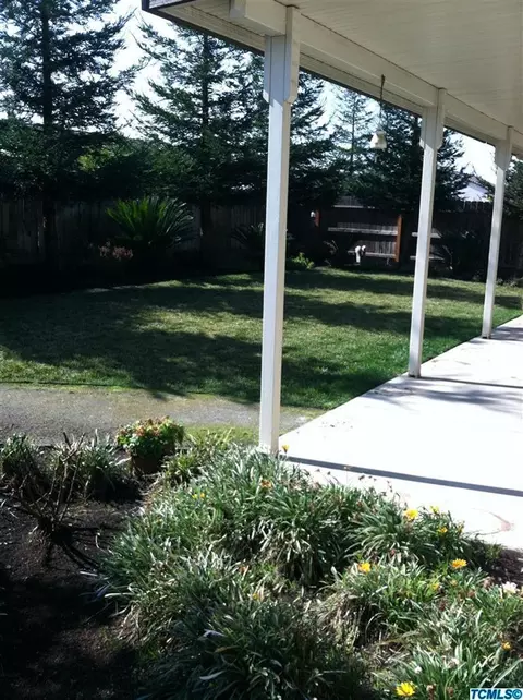 2533 E Chestnut Ave, Visalia, CA 93292 photo 2