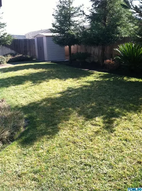 2533 E Chestnut Ave, Visalia, CA 93292 photo 3