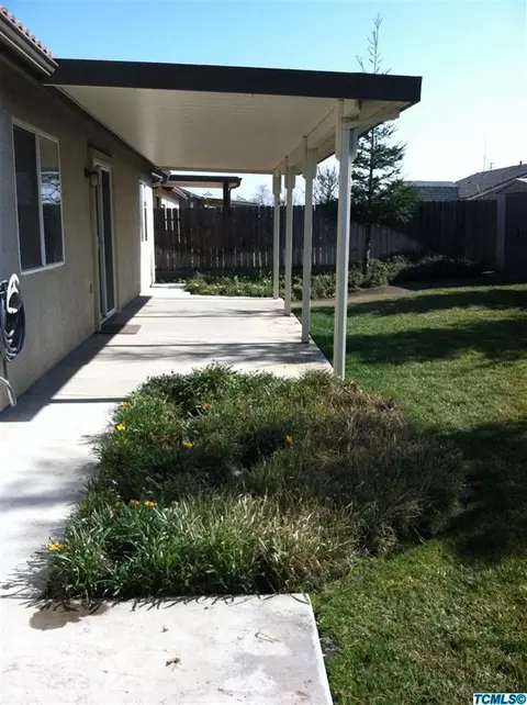 2533 E Chestnut Ave, Visalia, CA 93292 photo 5
