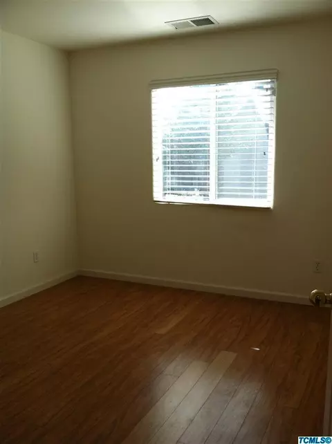 2533 E Chestnut Ave, Visalia, CA 93292 photo 17