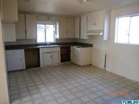 747 W Maple, Exeter, CA 93221 photo 4