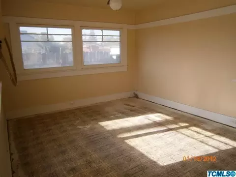 747 W Maple, Exeter, CA 93221 photo 3