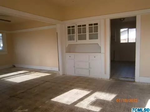 747 W Maple, Exeter, CA 93221 photo 2