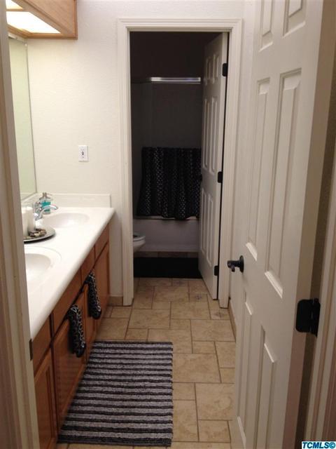 904 E Arlen Ave, Visalia, CA 93292 photo 14