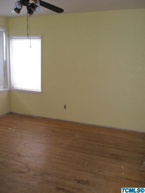 111 E Lucard St, Taft, CA 93268 photo 6