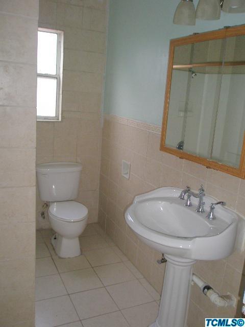 111 E Lucard St, Taft, CA 93268 photo 7