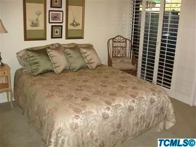 730 N Silvervale, Visalia, CA 93291 photo 3
