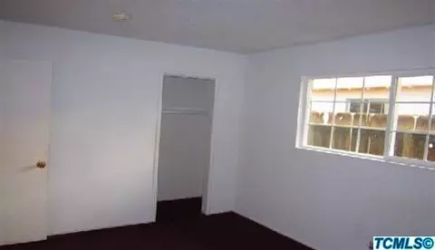229 E Durian Ave, Coalinga, CA 93210 photo 4