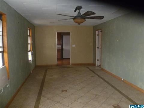 1160 E Roe Ave, Dinuba, CA 93618 photo 2