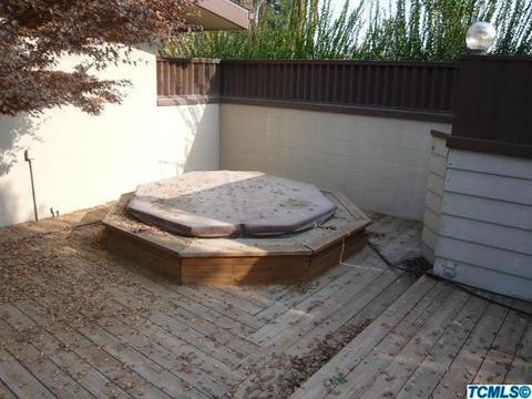 2937 W Iris Ave, Visalia, CA 93277 photo 4